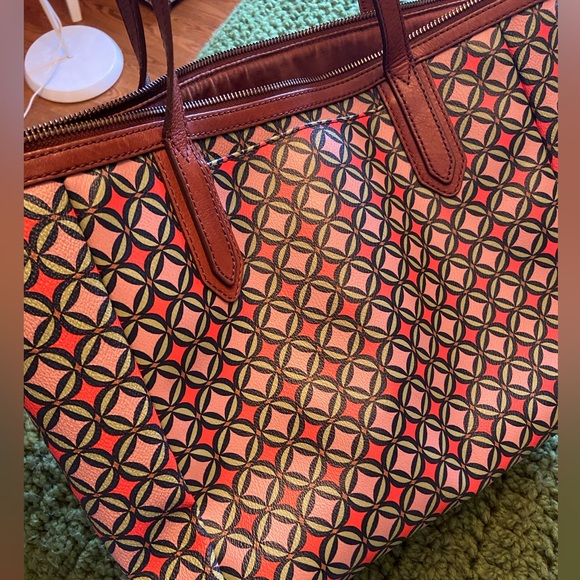 Fossil tote in perfect condition! - Picture 2 of 3